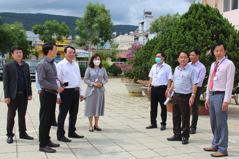 Phó Chủ tịch UBND tỉnh Lâm Đồng Phạm S kiểm tra tại Trường THPT Đơn Dương (huyện Đơn Dương)
