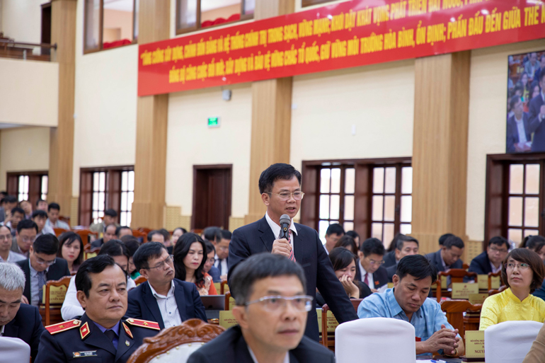 Giám đốc Sở Nông nghiệp và Phát triển nông thôn Lâm Đồng trả lời chất vấn