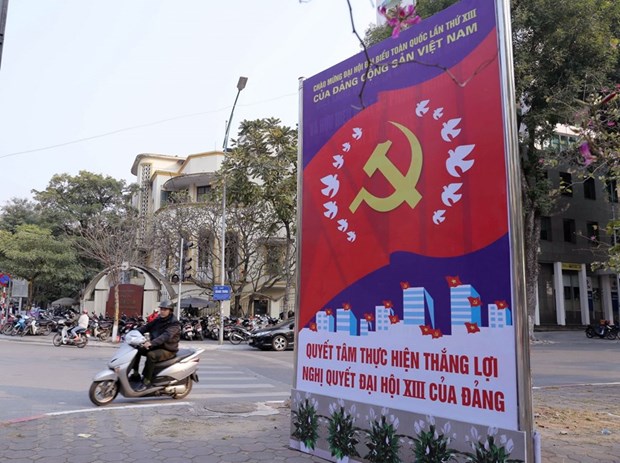 Pano chào mừng Đại hội đại biểu toàn quốc lần thứ XIII của Đảng trên phố Nguyễn Du, Hà Nội