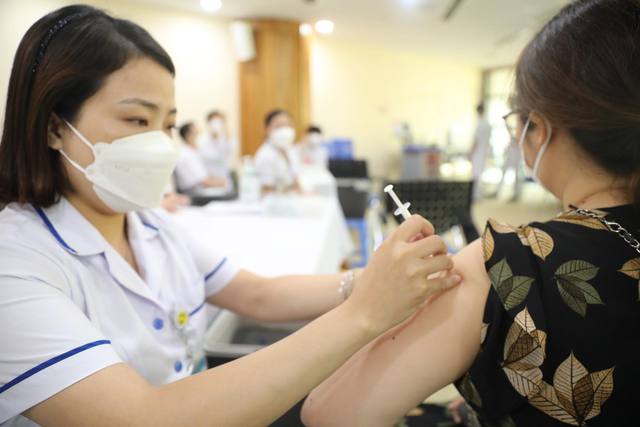 'Thời điểm hiện nay rất phù hợp để tiêm nhắc mũi 4 vaccine COVID-19'