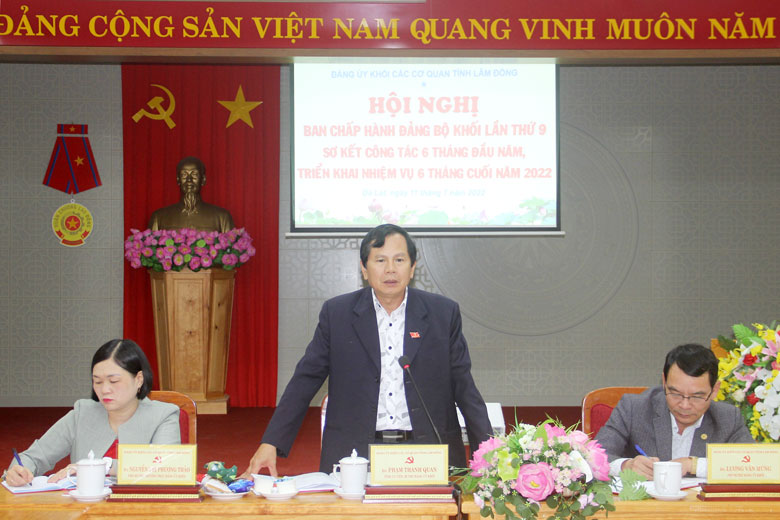 Bí thư Đảng ủy Khối Các cơ quan tỉnh Lâm Đồng Phạm Thanh Quan phát biểu kết luận hội nghị