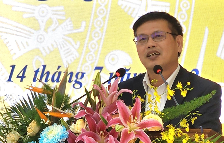 Chủ tịch UBND huyện Lâm Hà Hoàng Sỹ Bích tiếp thu, giải trình các ý kiến của đại biểu về các vấn đề chủ yếu thuộc thẩm quyền