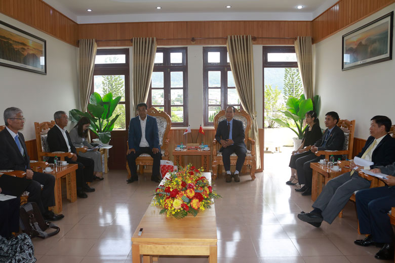 Đoàn công tác của thành phố Yachiyo thăm ngoại giao UBND huyện Lạc Dương