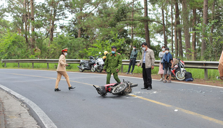 Va chạm nhẹ trên đèo Prenn, các phương tiện di chuyển chậm 60 phút