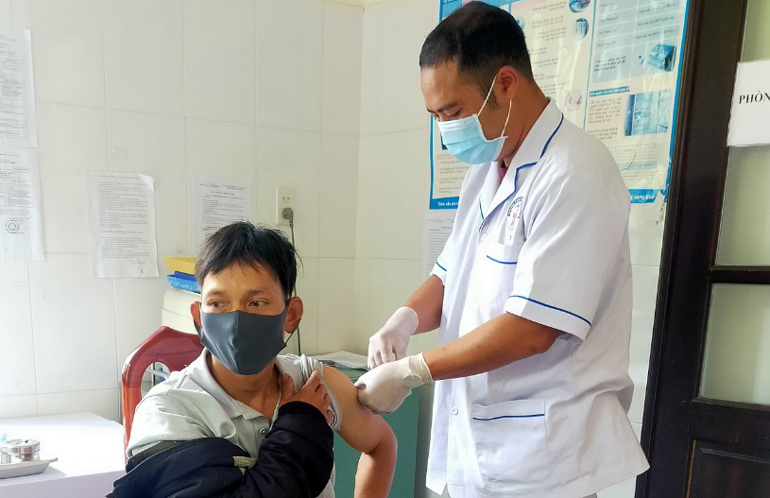 Huyện Lạc Dương đang đẩy nhanh tiến độ tiêm vắc xin phòng Covid-19