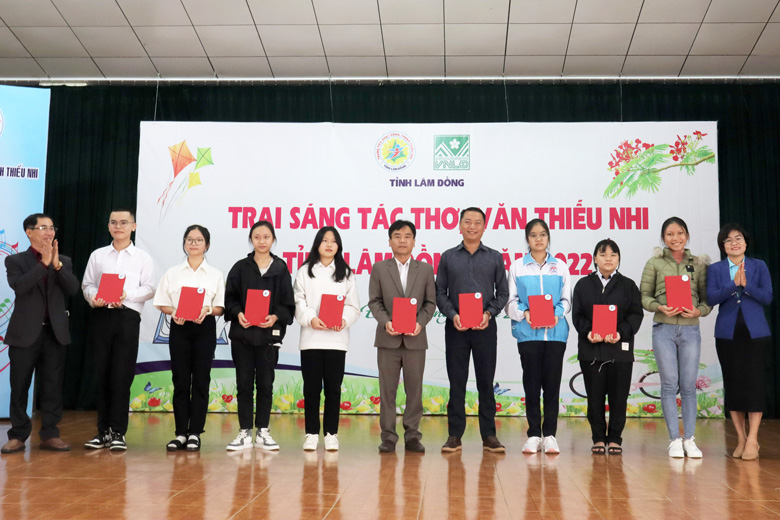 Khai mạc Trại Sáng tác thơ, văn thiếu nhi