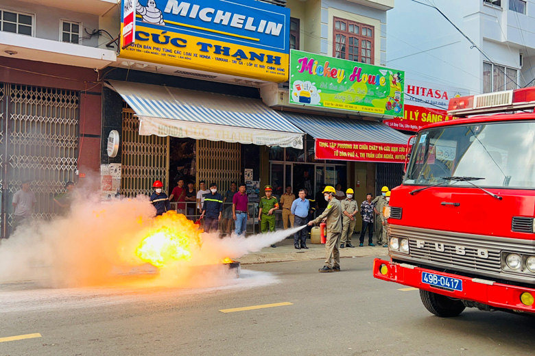 Ra mắt mô hình "Tổ liên gia an toàn PCCC và điểm chữa cháy cộng đồng" tại thị trấn Liên Nghĩa (Đức Trọng)