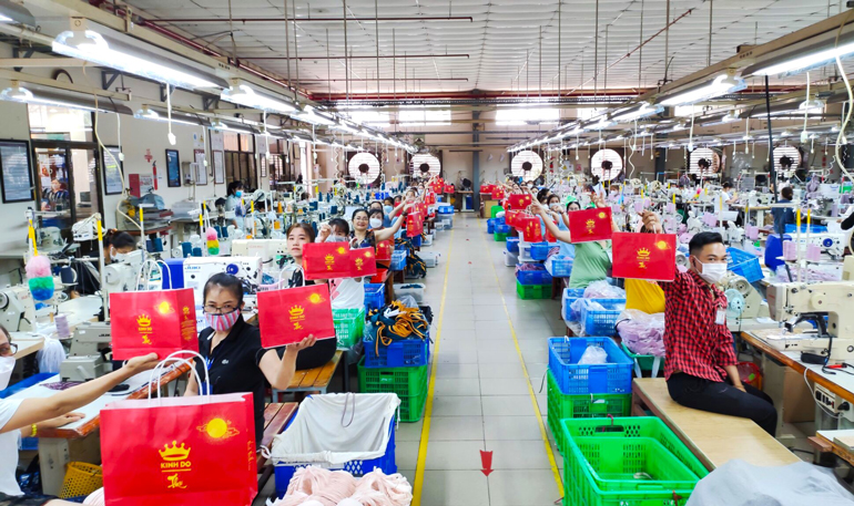 Bảo Lộc: Hơn 1.800 phần quà Trung thu đến với con em công nhân lao động