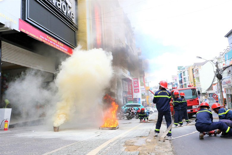 Lâm Đồng tăng cường công tác phòng cháy, chữa cháy tại karaoke, quán bar, vũ trường