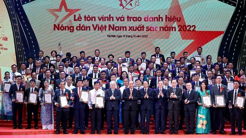 Trao danh hiệu 100 tấm gương “Nông dân Việt Nam xuất sắc” năm 2022