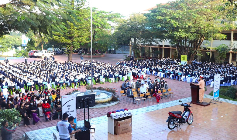 Đến nay, tại 7/7 trường THPT trên địa bàn TP Bảo Lộc đã tổ chức tuyên truyền, PBGDPL cho học sinh.
