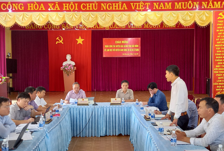 Huyện Đam Rông và huyện Đăk Glong làm việc về các vấn đề ở khu vực giáp ranh