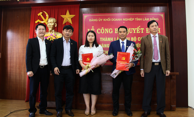 Trao Quyết định thành lập Chi bộ Ngân hàng TMCP Bưu điện Liên Việt chi nhánh Lâm Đồng