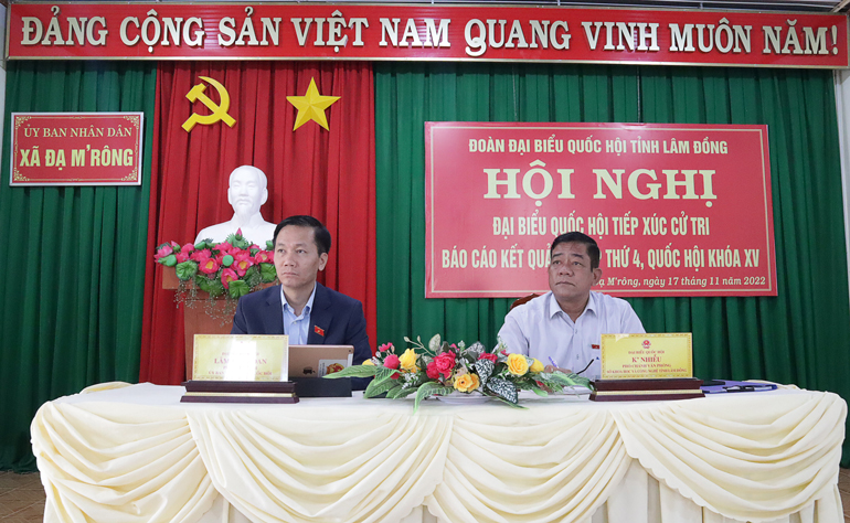 Tổ Đại biểu Quốc hội đơn vị tỉnh Lâm Đồng tiếp xúc cử tri tại xã Đạ M'Rông, huyện Đam Rông