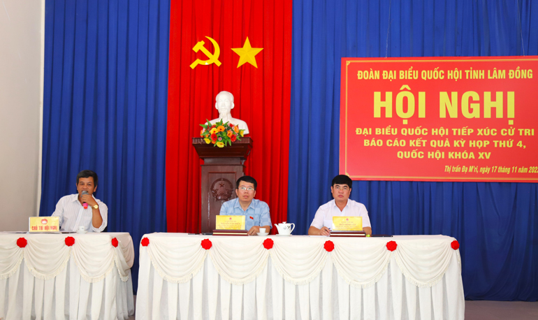 Tổ Đại biểu Quốc hội đơn vị tỉnh Lâm Đồng tiếp xúc với cử tri huyện Đạ Huoai