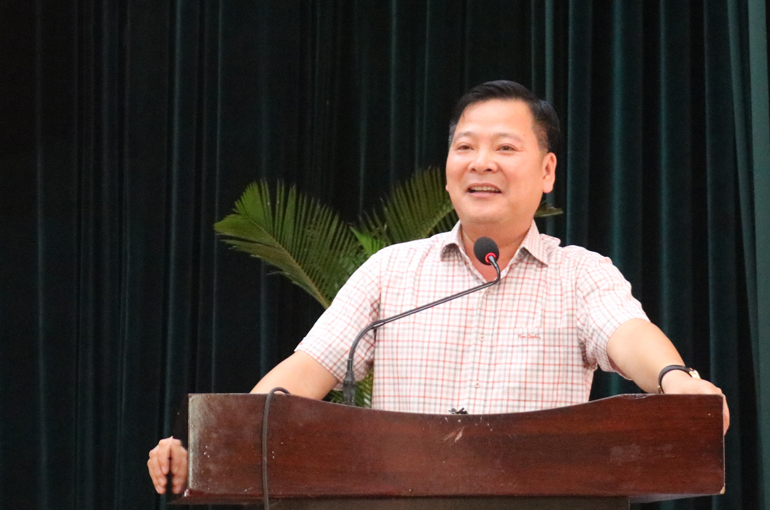 Ông Tống Giang Nam – Chủ tịch UBND huyện Đạ Tẻh tiếp thu, giải trình kiến nghị của cử tri