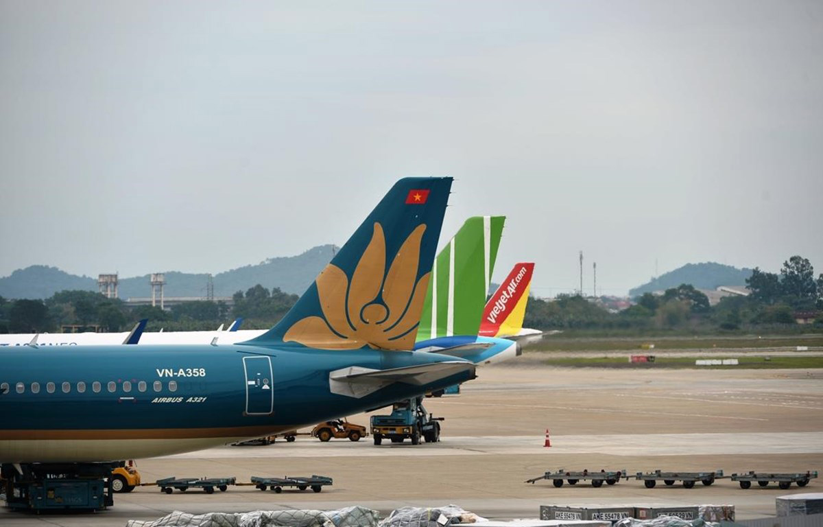 Máy bay của các hãng hàng không tại sân bay Nội Bài.