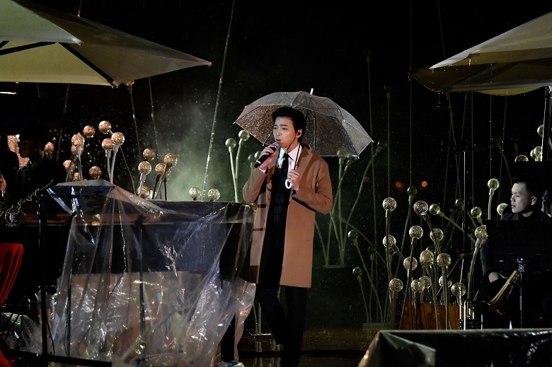  Lân Nhã, giọng ca đắt show, cũng có mặt trong đêm nhạc ngập mưa của nhạc sĩ Đức Trí