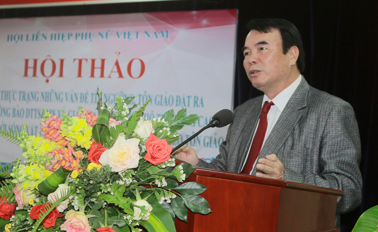 Phó Chủ tịch UBND tỉnh Lâm Đồng Phạm S phát biểu tại hội thảo
