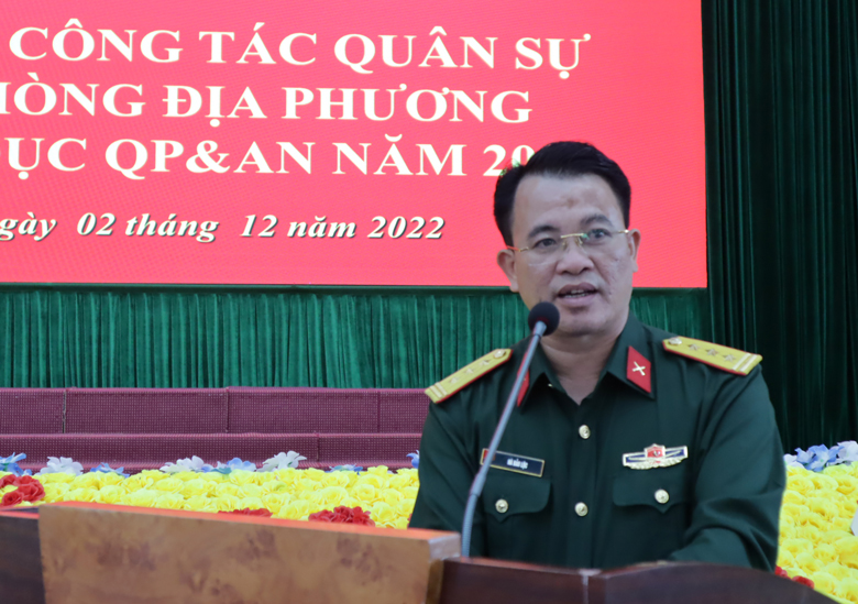 Thượng tá Hà Bảo Lộc – Phó Tham mưu trưởng Bộ Chỉ huy Quân sự tỉnh phát biểu tại Hội nghị