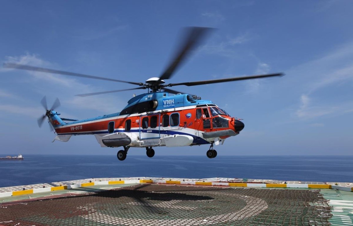 Máy bay trực thăng H225 đa dụng đóng vai trò quan trọng trong các hoạt động khai thác ngoài khơi, vận tải