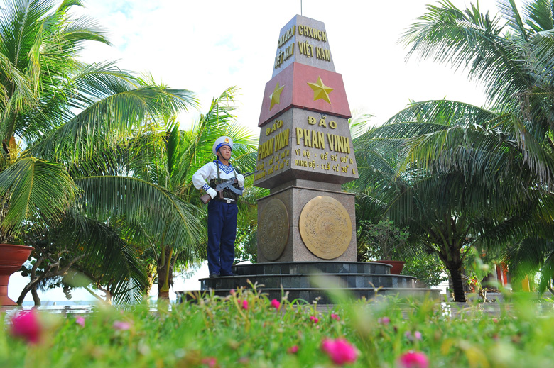 Viên ngọc xanh trong nắng gió