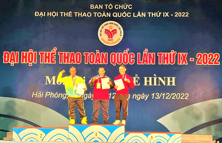 VĐV Lê Viết Hồng Trí, huy chương đồng hạng cân 75 kg