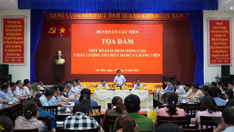 Cát Tiên: Tọa đàm một số giải pháp nâng cao chất lượng tổ chức Đảng và đảng viên