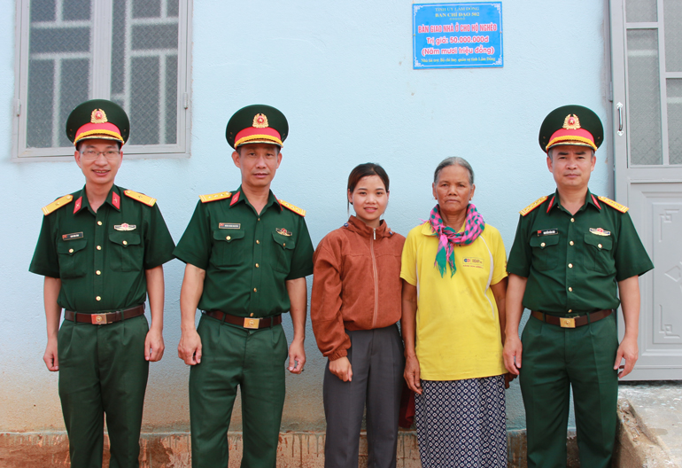 Lực lượng vũ trang tỉnh Lâm Đồng làm tốt công tác dân vận, xây dựng “thế trận lòng dân” vững chắc