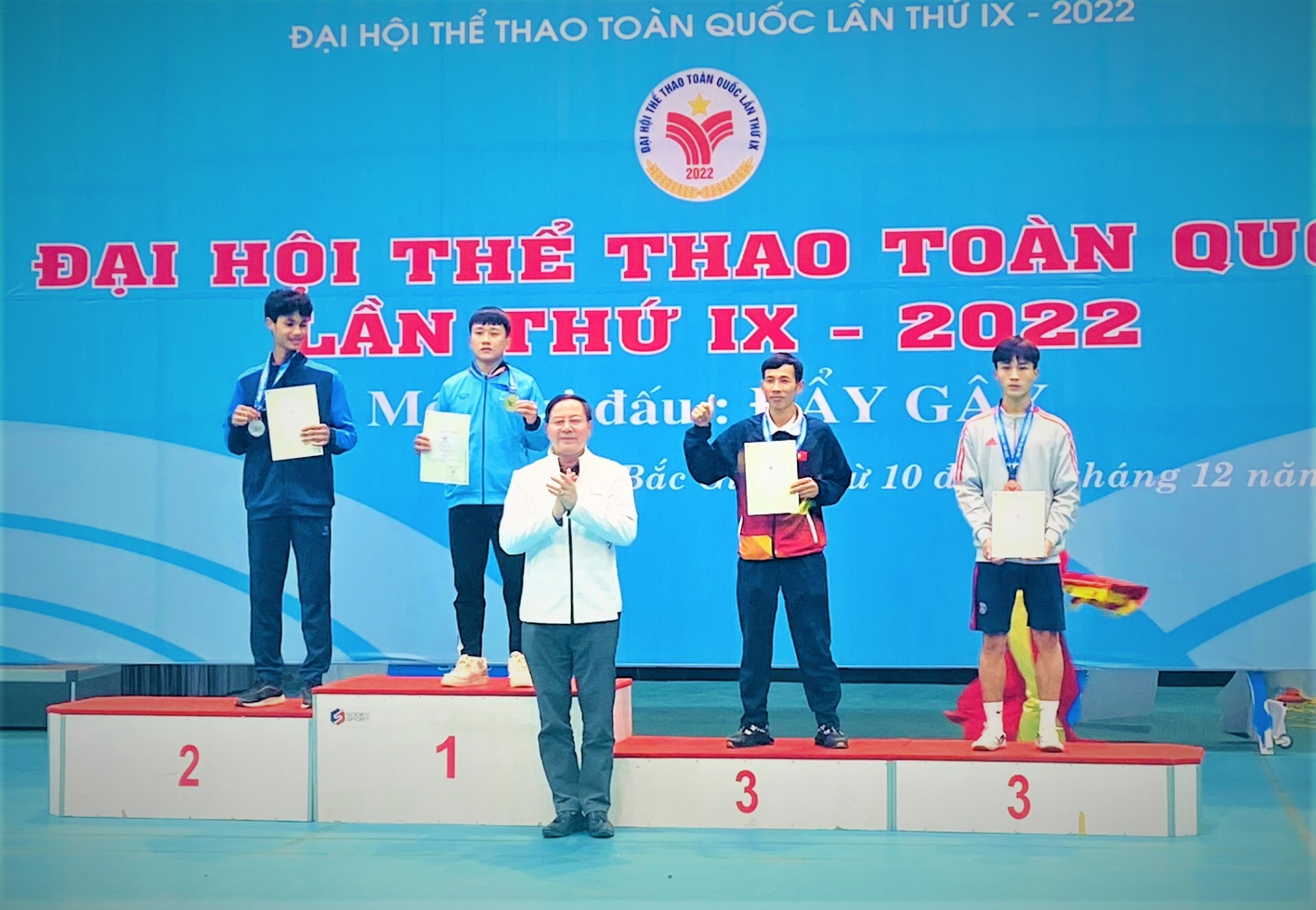 VĐV Hoàng Dương Đức của Lâm Đồng giành HC vàng môn đẩy gậy hạng cân 54 kg tại Đại hội Thể thao toàn quốc năm 2022