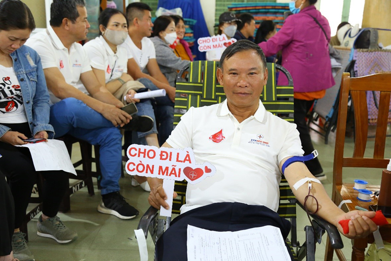 Anh Nguyễn Văn Khuế tham gia hiến máu tình nguyện lần thứ 10