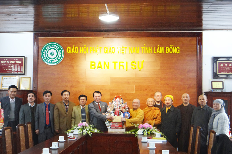 Lãnh đạo tỉnh Lâm Đồng thăm, chúc tết, tặng quà Ban Trị sự Giáo hội Phật giáo Việt Nam tỉnh nhân dịp tết cổ truyền Quý Mão 2023