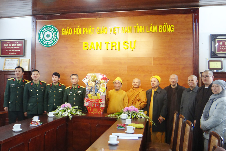 Lãnh đạo Bộ Chỉ huy Quân sự tỉnh thăm, chúc tết tại Ban Trị sự Giáo hội Phật giáo Việt Nam tỉnh